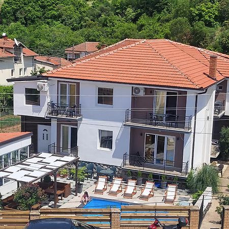 Villa Pegasus Pestani Ohrid Buitenkant foto
