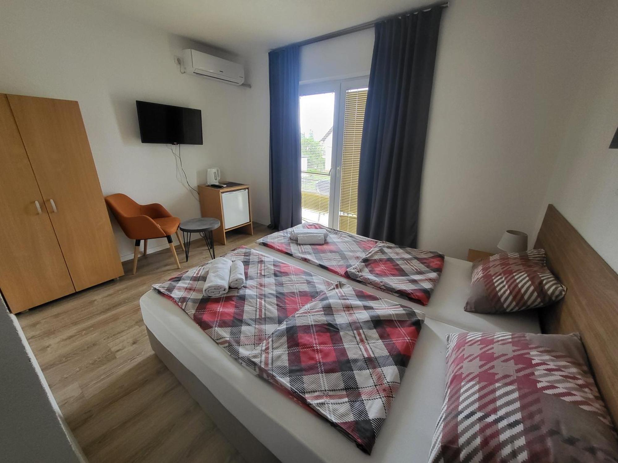 Villa Pegasus Pestani Ohrid Buitenkant foto