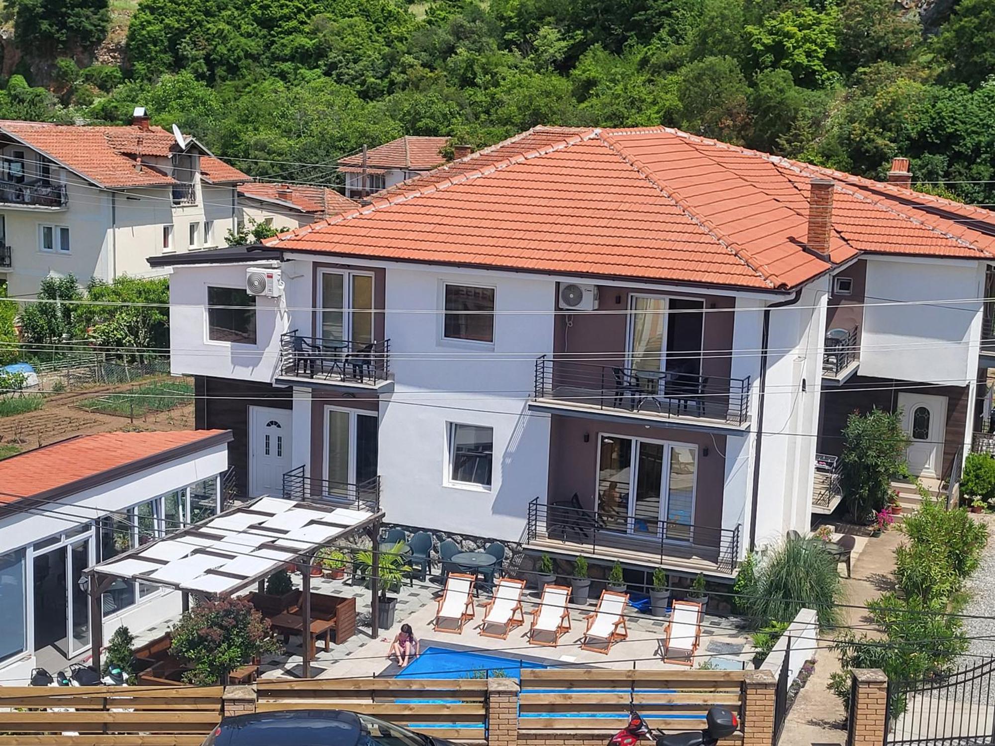 Villa Pegasus Pestani Ohrid Buitenkant foto